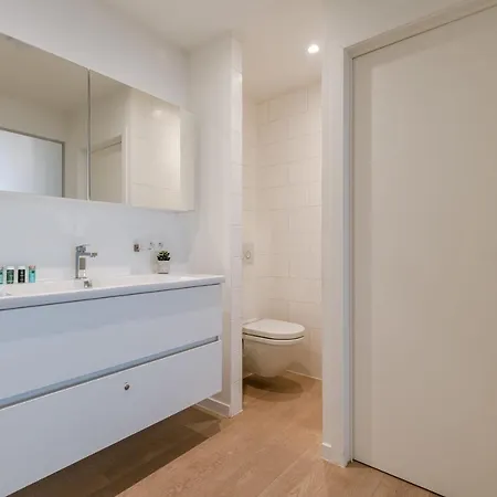 Modern And Spacious With Frontal Seaview Appartement