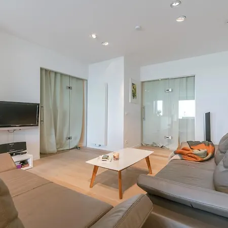 Modern And Spacious With Frontal Seaview Appartement Middelkerke