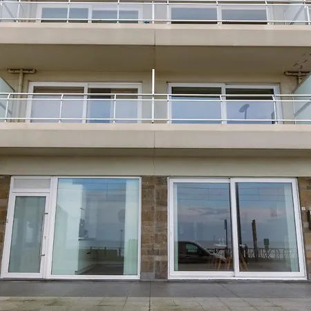 Appartement Modern And Spacious With Frontal Seaview *