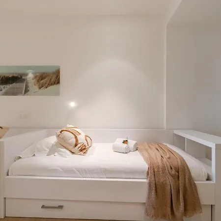 Modern And Spacious With Frontal Seaview Appartement *